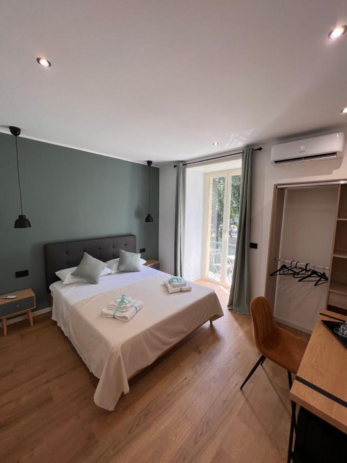 Отель Relais Cavour Napoli Экстерьер фото