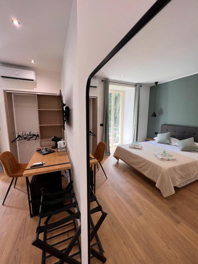 Отель Relais Cavour Napoli Экстерьер фото