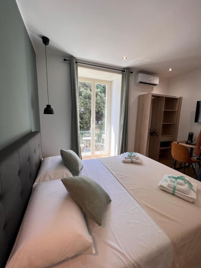 Отель Relais Cavour Napoli Экстерьер фото